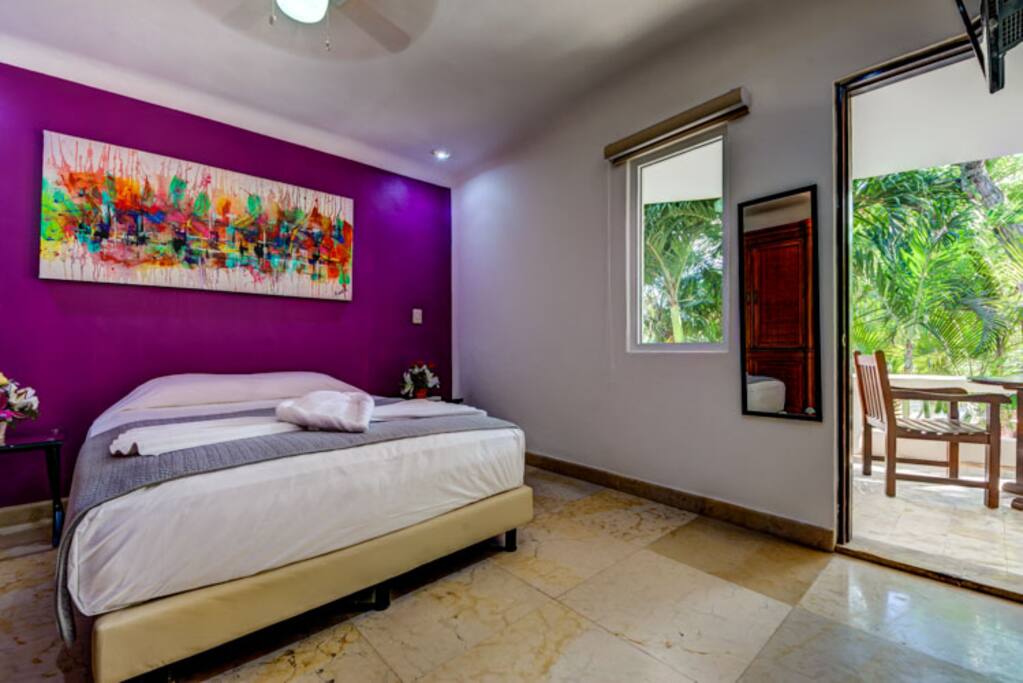 Master Suite - King Size Bed