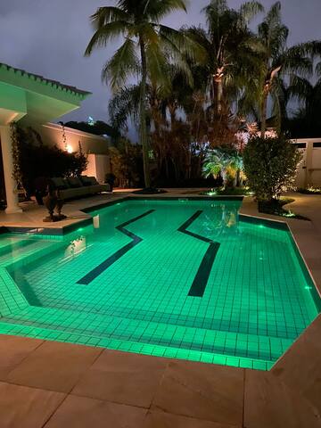 Condomínio das Mansões: 6 suítes gallery image 3