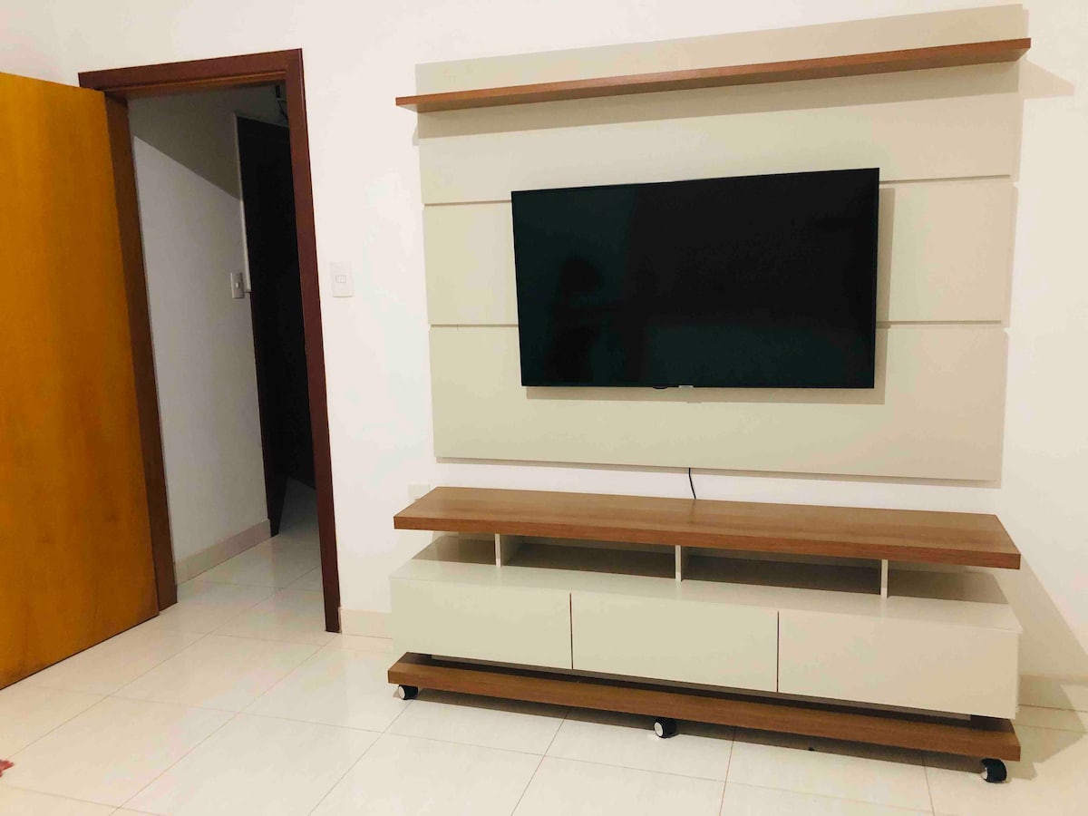 Top Airbnb: Lovely apartment for up to 6 people with parking. em Passos