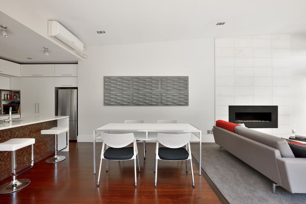 Stylish open plan living, dining and kitchen