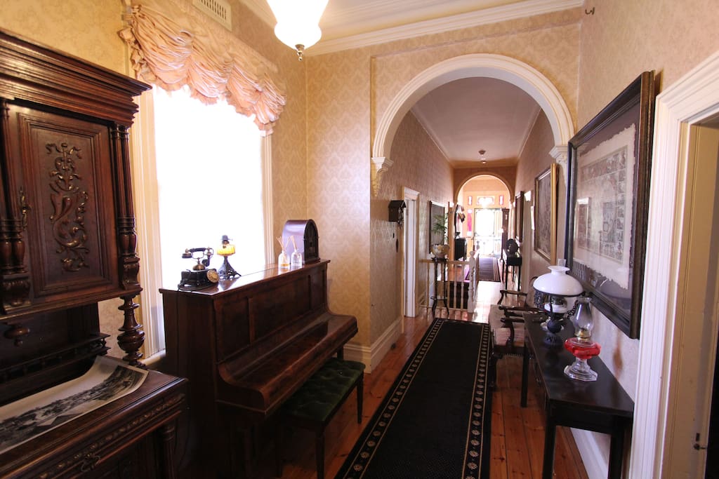 Entry Passage - to be shared with other guests