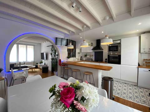 Holiday home 50 m from the seaside