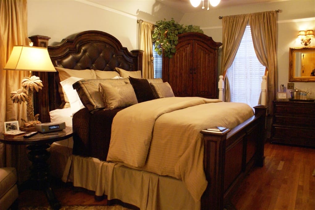 King size bedroom