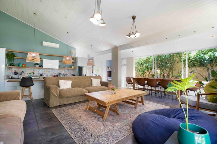Spacious, Friendly Family Home - Stellenbosch