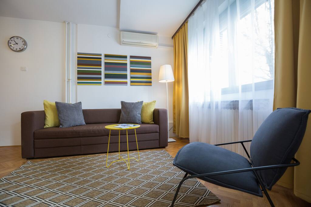 Spacious living room