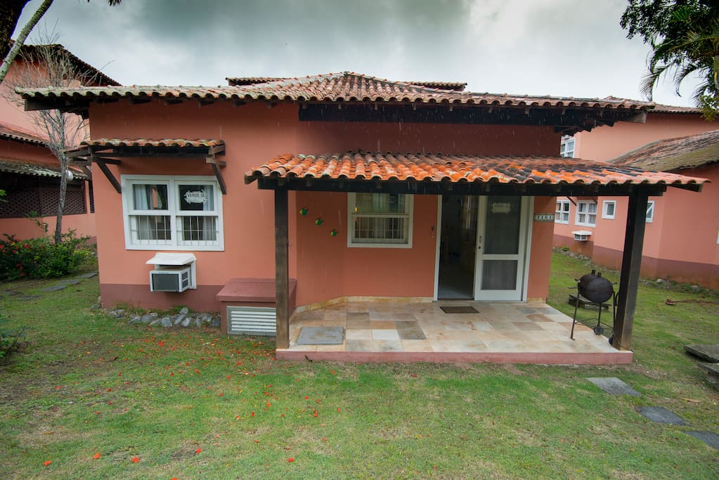 Fachada e varanda da casa (no. 3161)