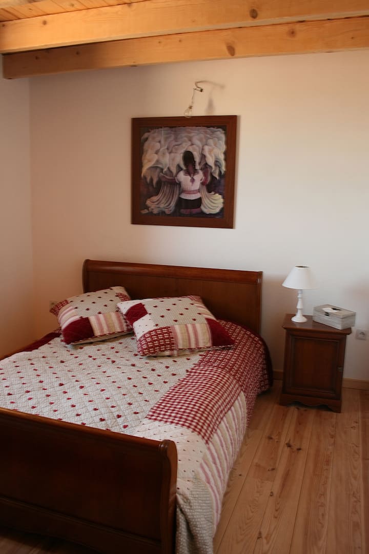 Bedroom 1 (Bed 140)