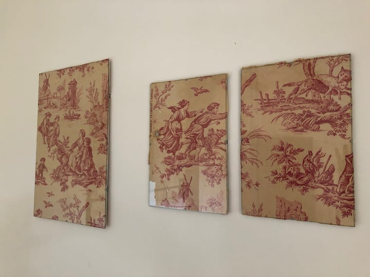 Carta da parati trovata nella casa