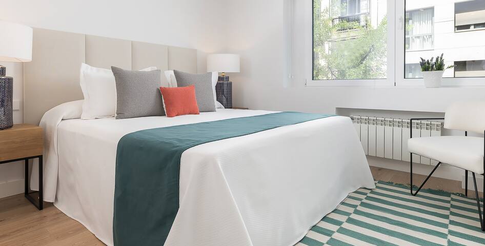 Homeclub | Style and Luxury in Hermosilla, Madrid gallery image 5