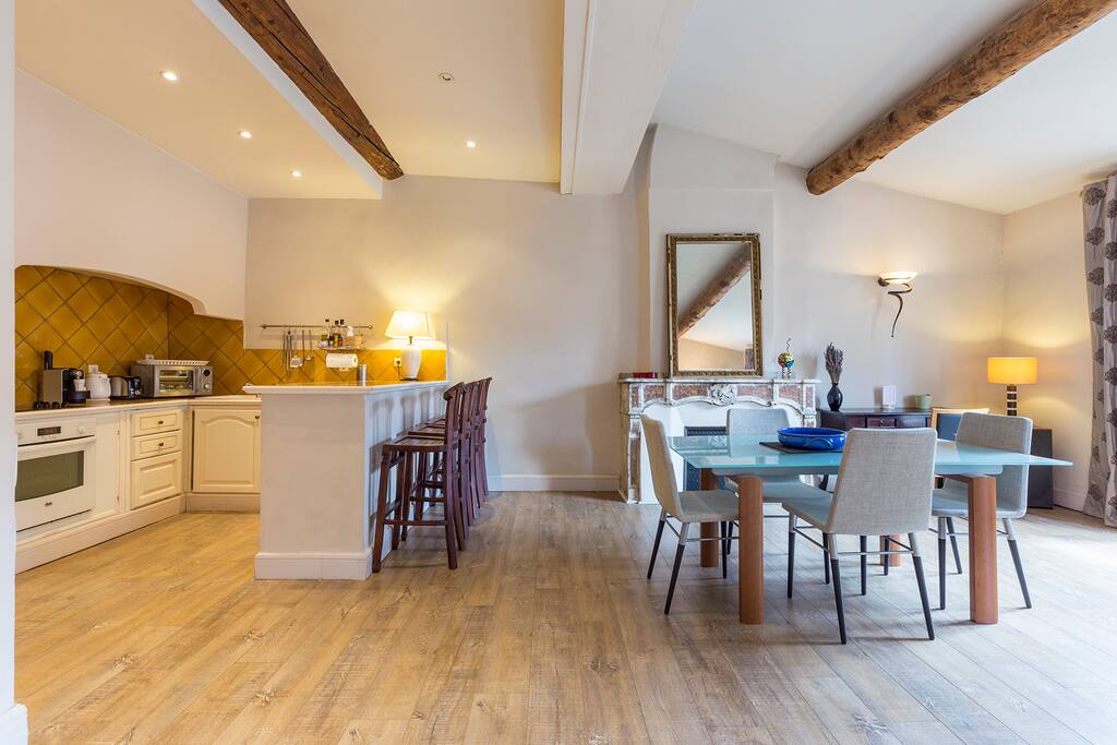 Salle à manger et cuisne