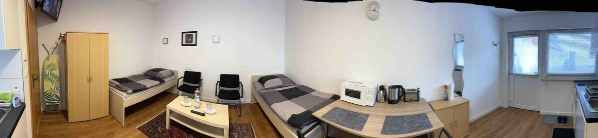 Top performing Airbnb: #2 Quiet & furnished 1 room apartment (trade fair) in Bemerode