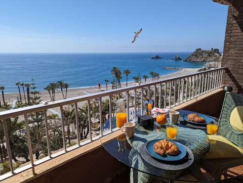 Casa Mare. Beachfront apartment