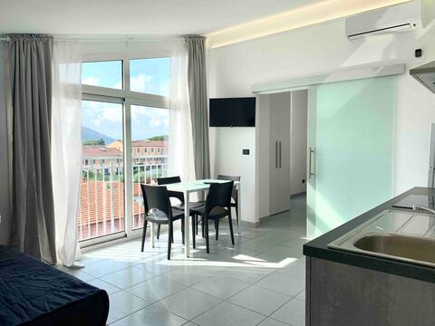 Top Airbnb: The AP Fiumaretta Two-Room Apartment a Ameglia