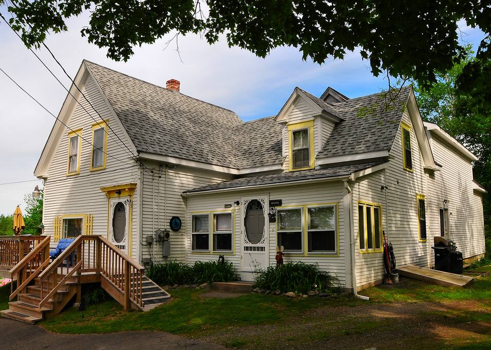 Aweigh Downeast Lodge and Cabins Houses for Rent in Pembroke, Maine