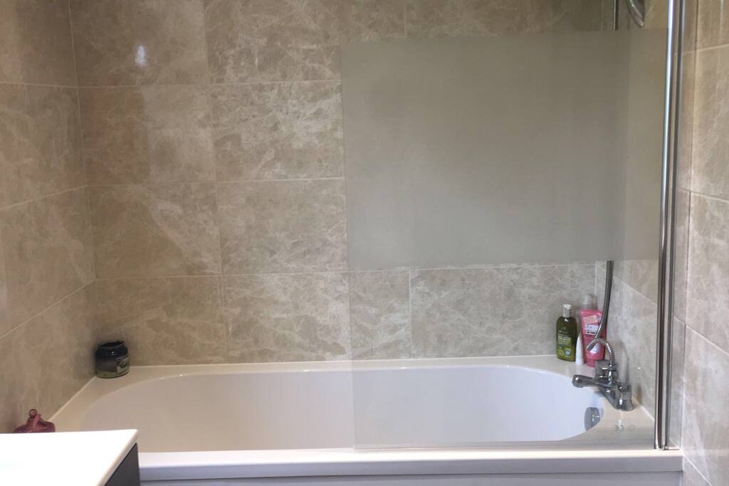 Private En-Suite Bathroom