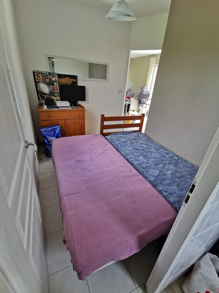 2º dormitorio con cama desplegada