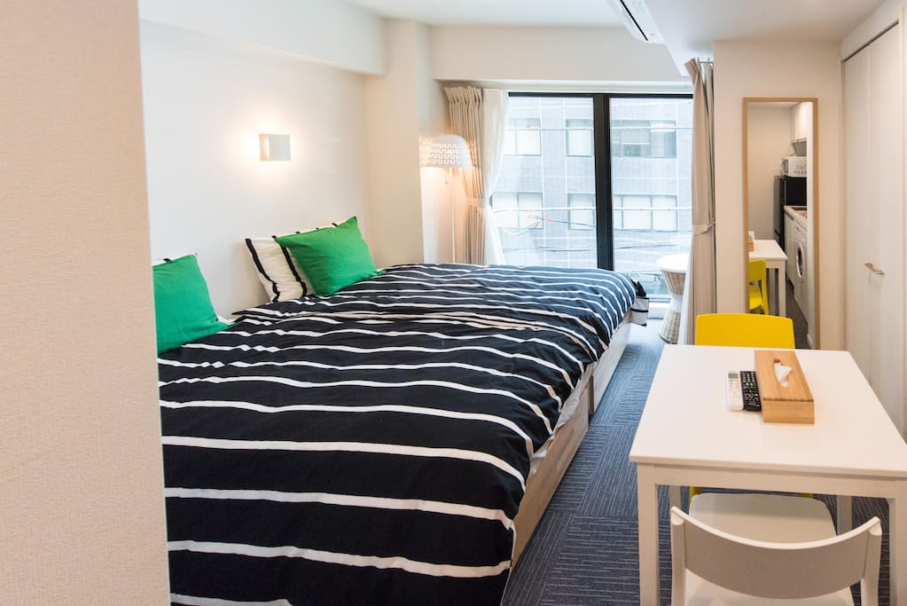 Great natural sunlight with 2 single beds