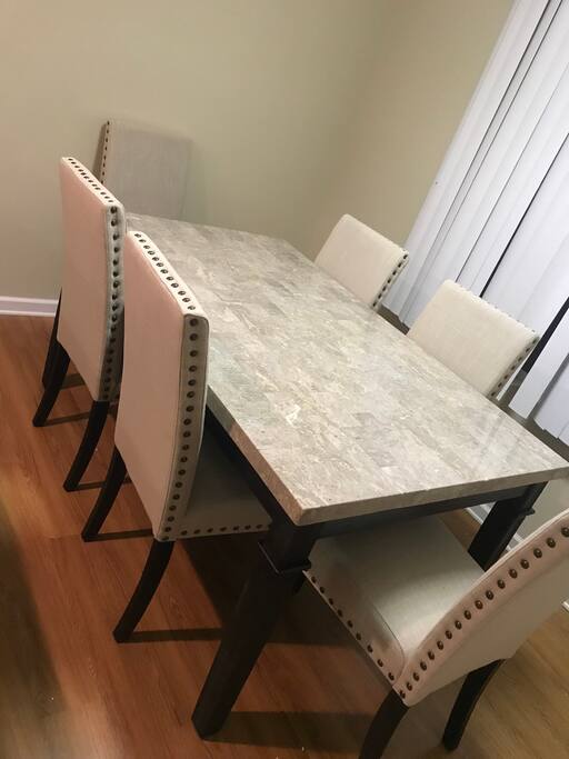 Eating area in kitchen.