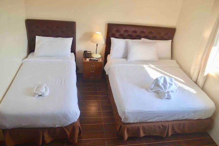 Richmond Inn nxt to Silay Airport w/Free Shuttle