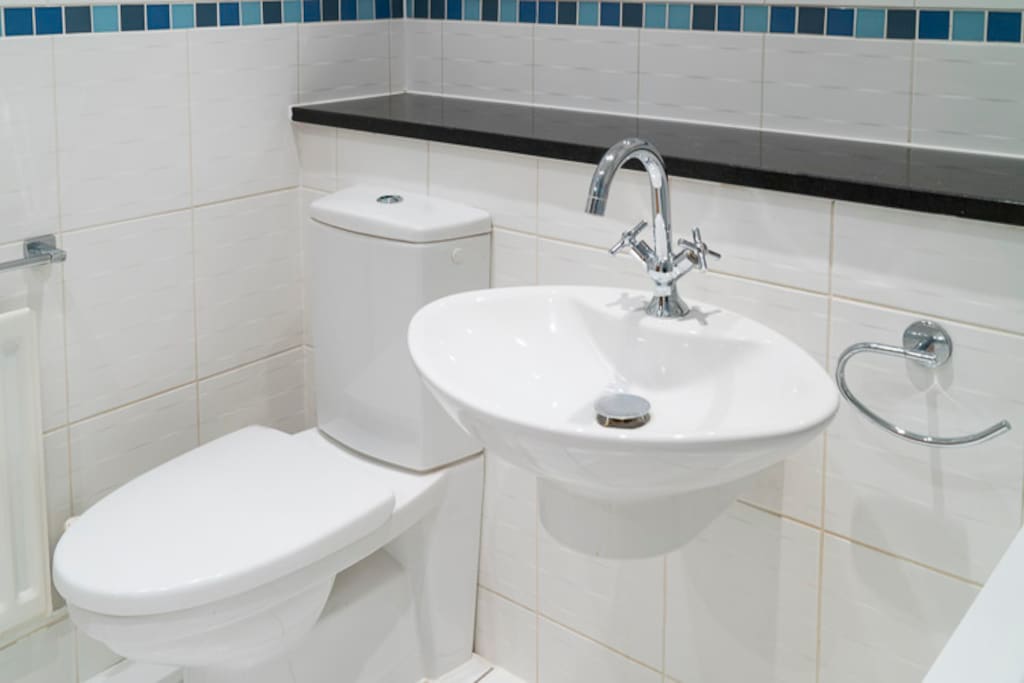 2nd bathroom