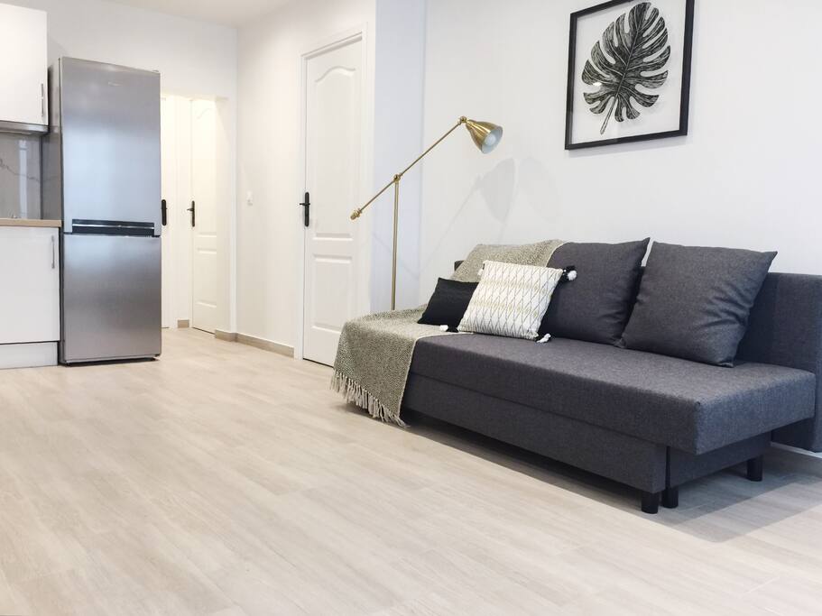 Spacious living room
