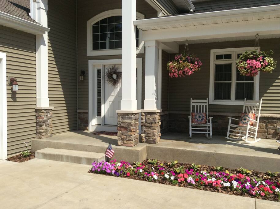 Front view of our home... welcome!