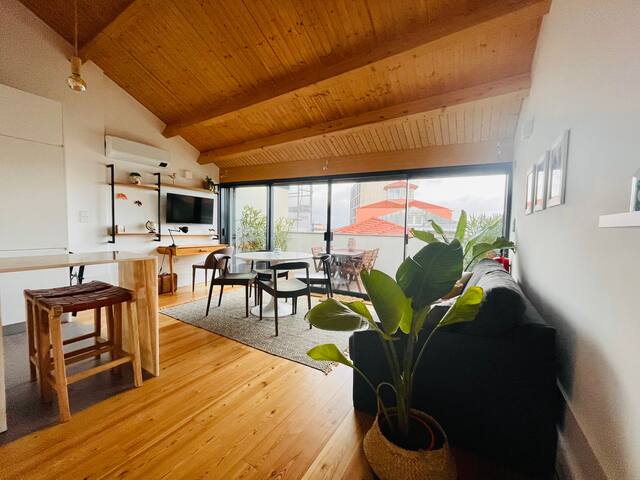 Sunny penthouse jacuzzi 2 bedrooms, center gallery image 2