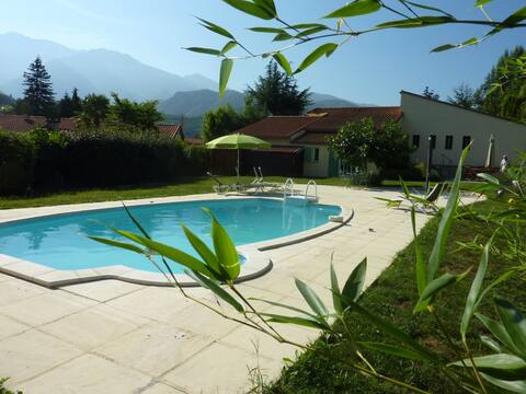 L'Oiseau Chantant Villa with pool, garden, Wi-Fi