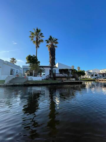 5A Spearhead Lake Accomodation