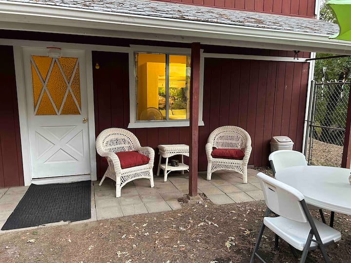 Studio Apartment in Oakhurst No cleaning fee Guest suites for Rent in