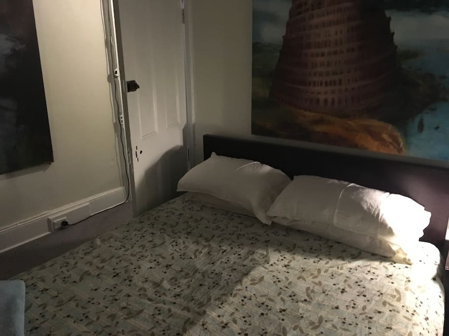 The queen bedroom
