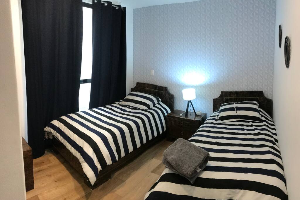 Bedroom 1 - 2 twin beds