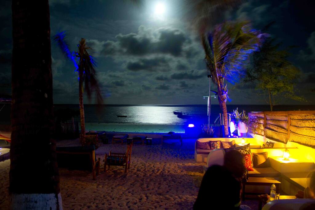 Moon rise over Ocean Restaurant