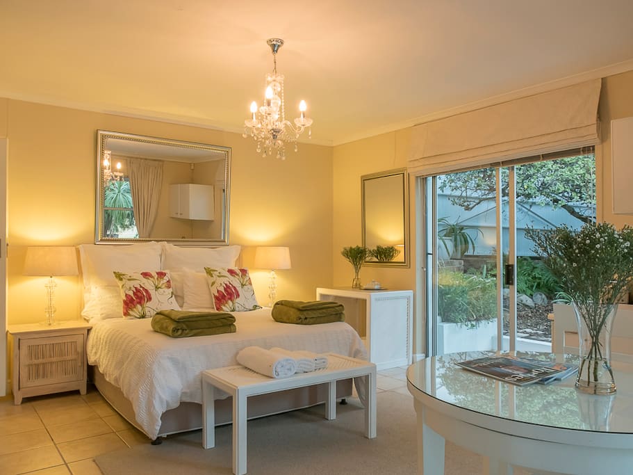 Tallara Poolside Suite Bedroom
