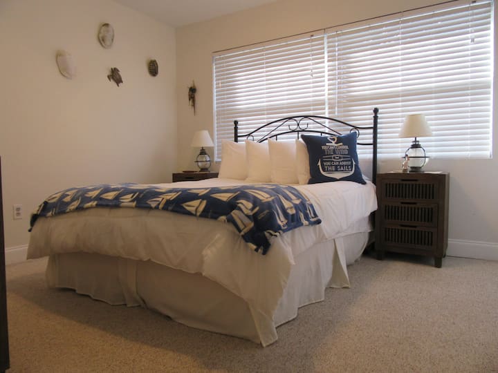 Საძინებელი 2 - საწოლი 152 × 203 სმ