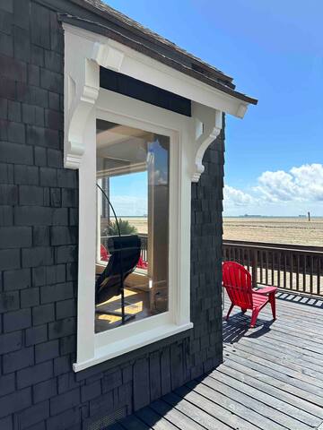 Beach Front Home gallery image 5