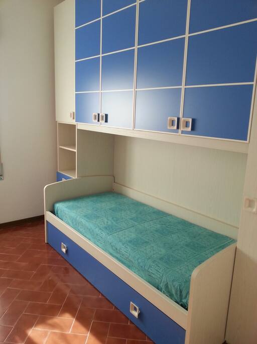 cameretta con due letti