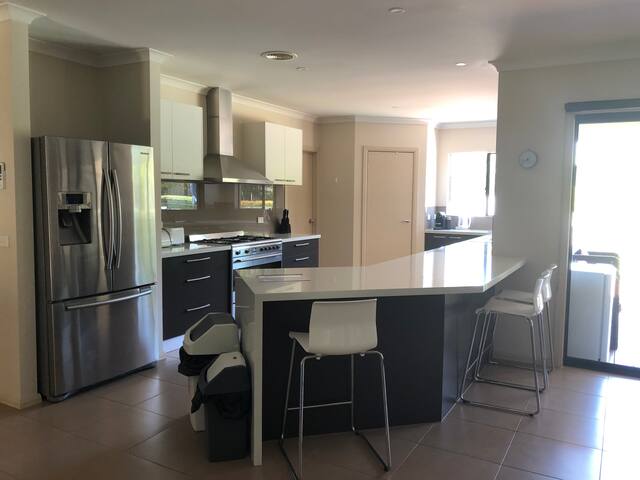 Entire House – Mount Martha gallery image 4