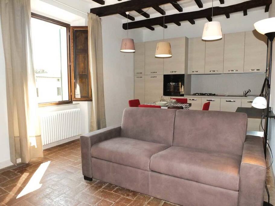 Soggiorno - il divano è letto 2 piazze -
