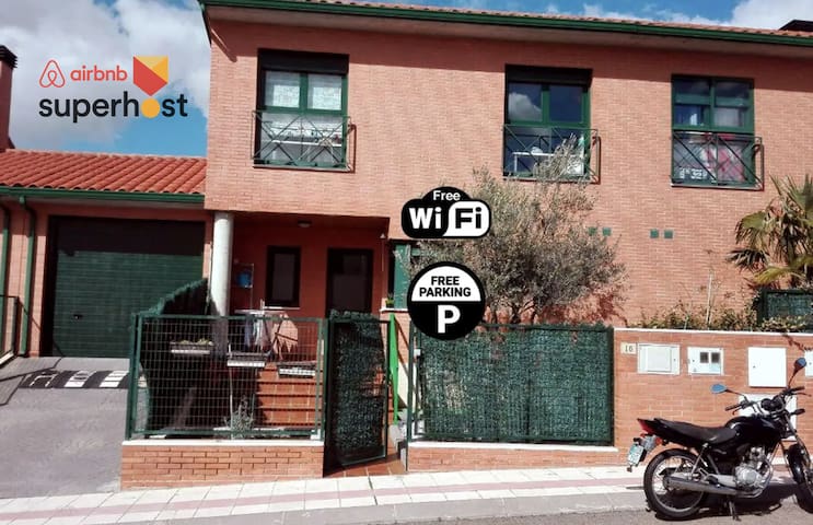 Private bath + parking at door. 10 min from center