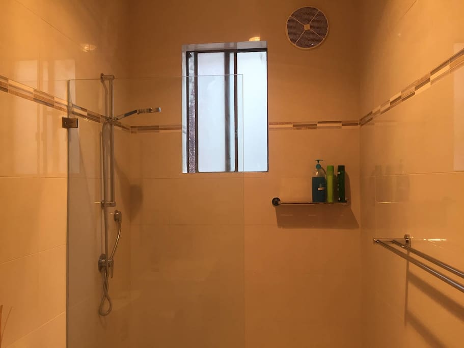 Upstairs shared bathroom