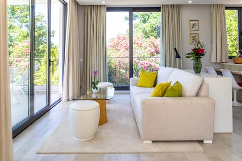 Imóvel de sucesso: Deluxe 1 Bed Apartment with Garden View em Lagos