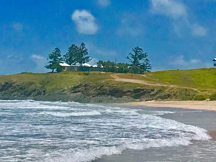 13 Island Beach House. Unique  Rocky Point. Views!