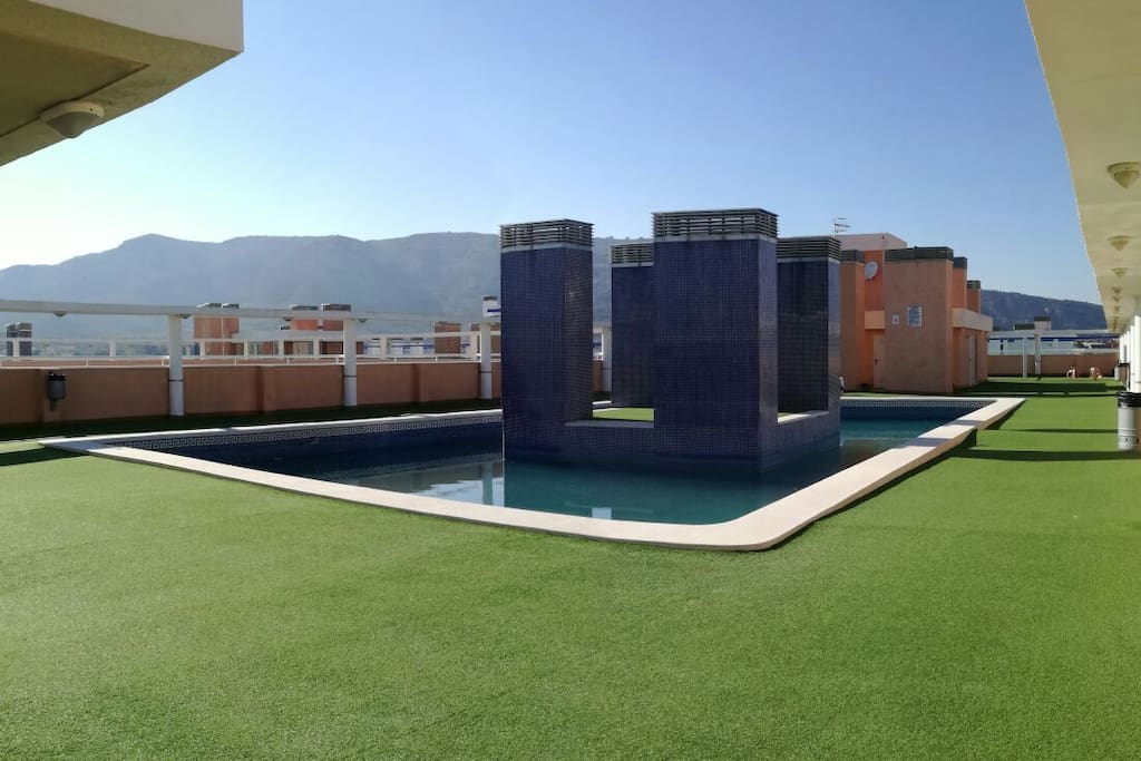 Zona Solarium con piscina en la azotea