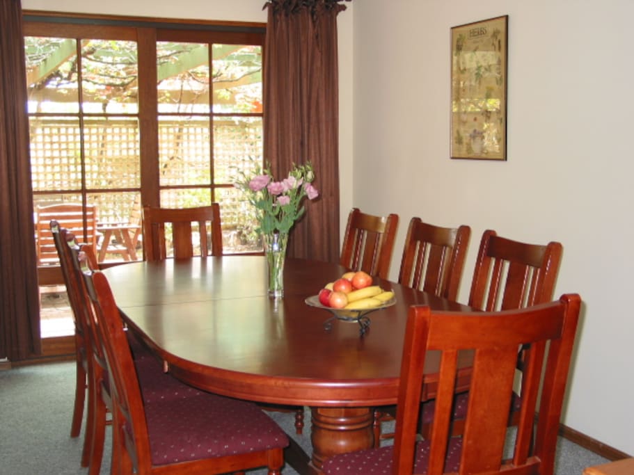 Formal Dining (up to 10 chairs)