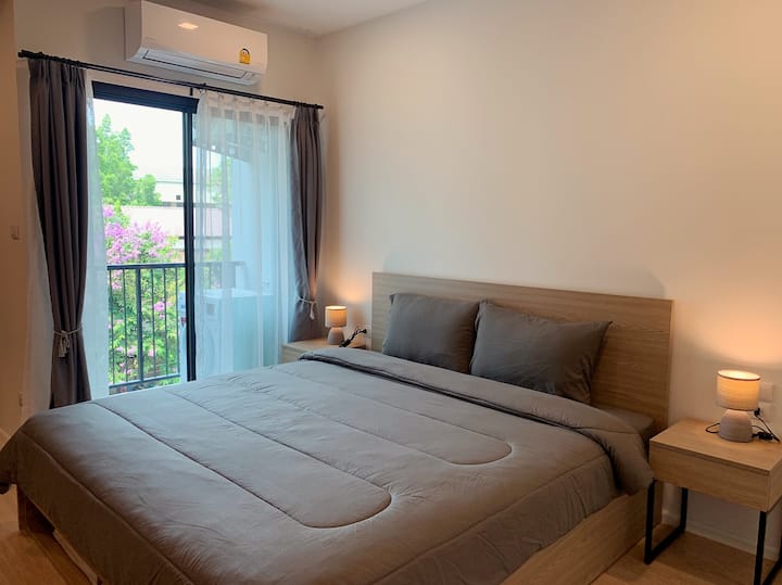 Kitanda 1.8m (ukubwa wa king)