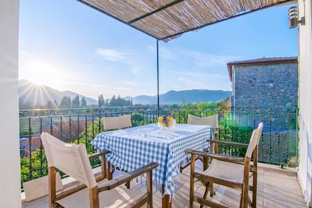 Renovated Farmhouse with private pool