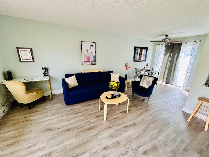 Townhome Breeze | 2br Walk To Beach - Jacksonville Beach, FL