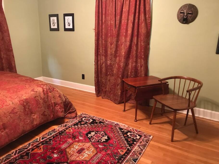 Cable wifi, closet is empty