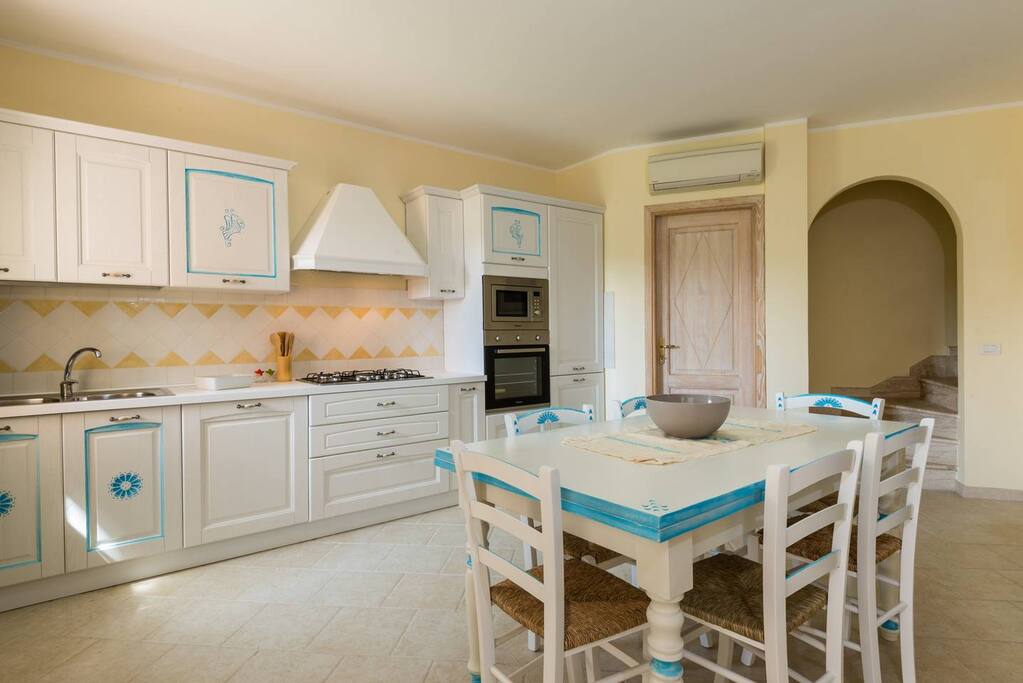 cucina e sala da pranzo/kitchen and dining room